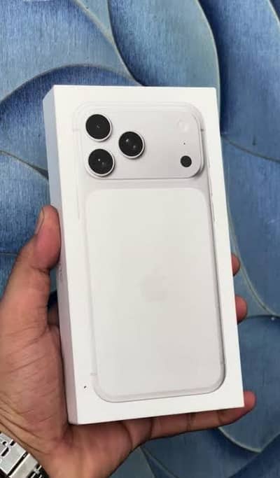 Apple iPhone 17 Pro Max silver box pack non active