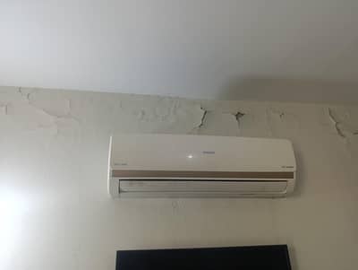 orient 2 ton DC inverter ac 1.5 yr used