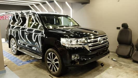 Toyota Land Cruiser VX 2013