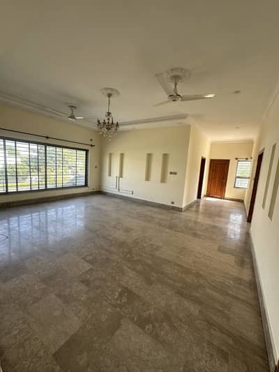 Kanal 3 Bed Separate Gate Upper Portion Sector H DHA 2 Islamabad For Rent