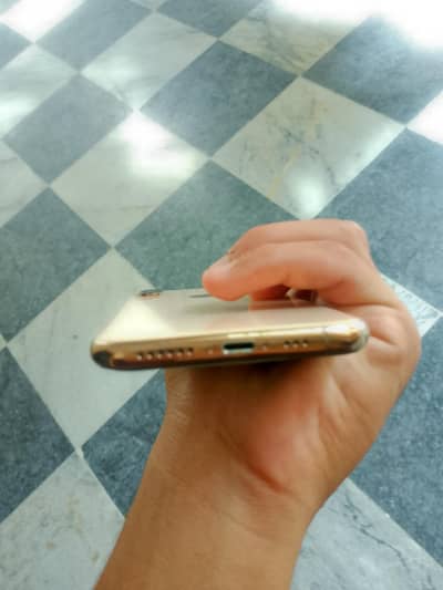 Apple iPhone XS