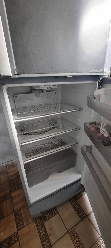 10/10 good condition fridge