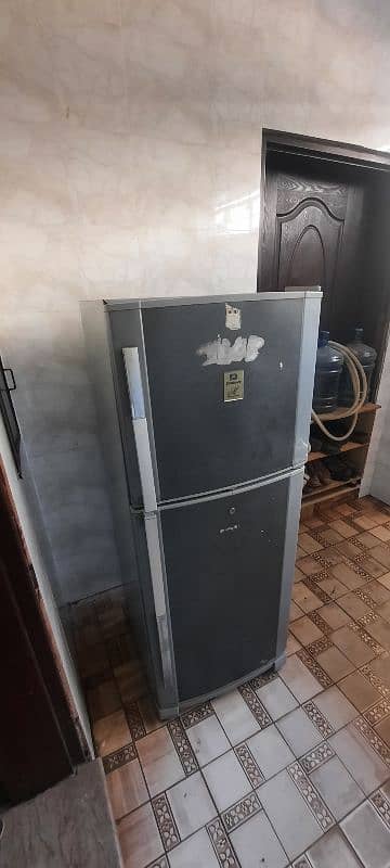 10/10 good condition fridge