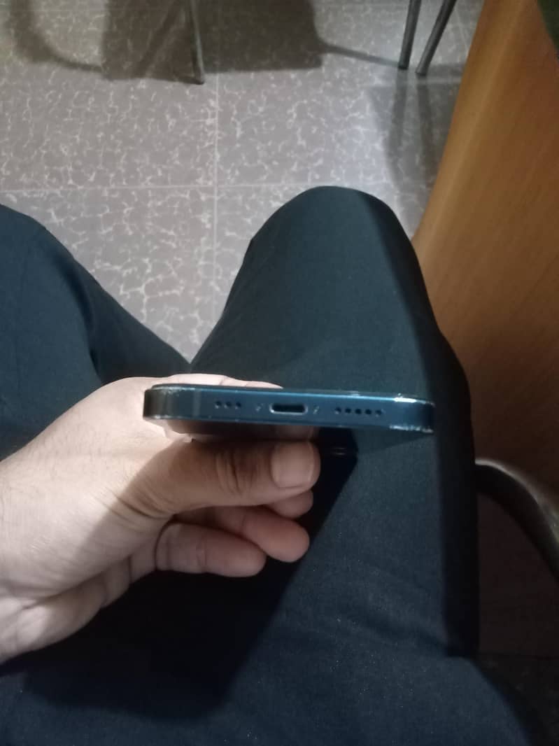 Apple iPhone 12 5