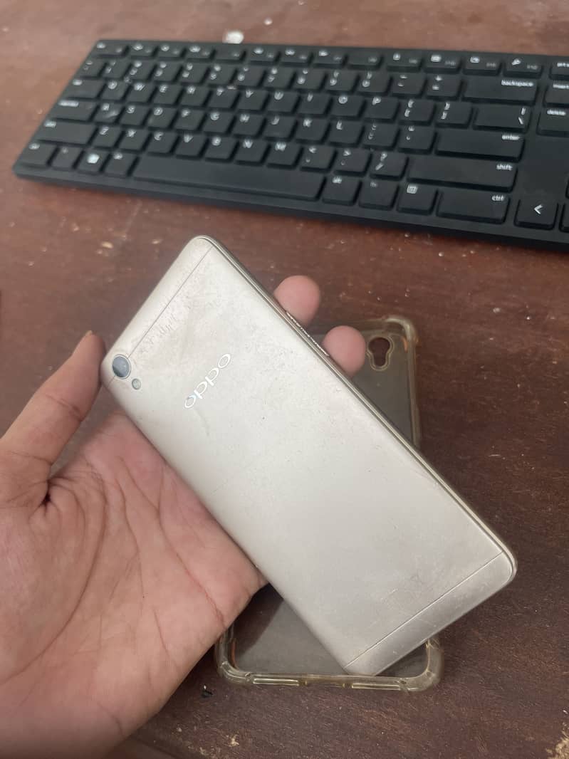 OPPO A37 1