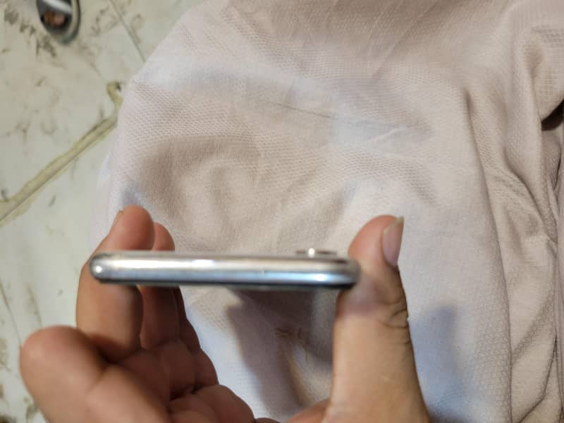 Apple iPhone X 3
