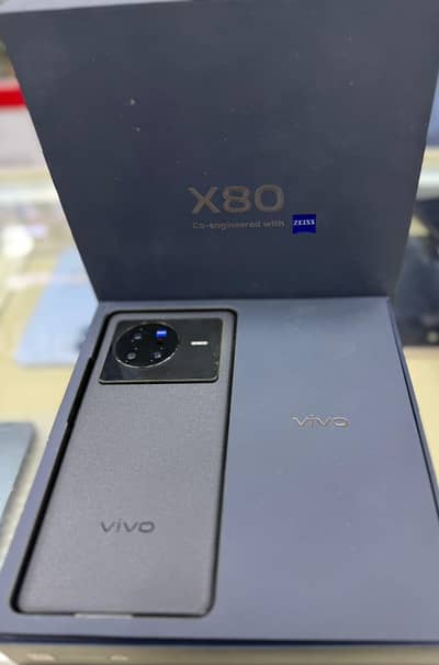 Vivo X80 condition 10/10