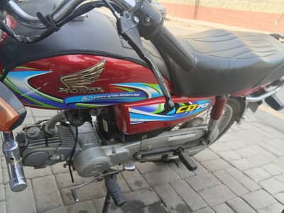 Honda CD70 2024