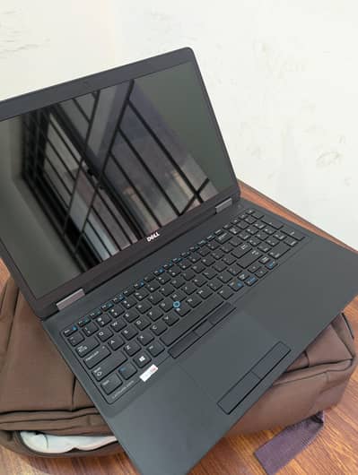 laptop in fresh condition