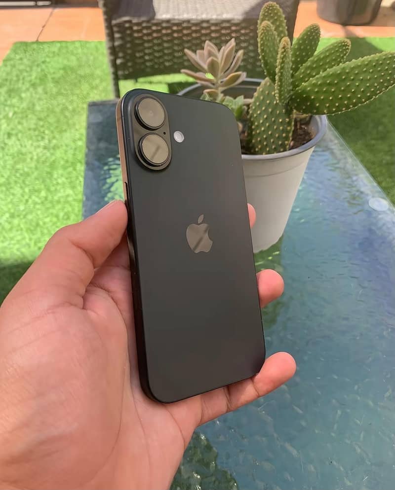 Apple iPhone 16 0
