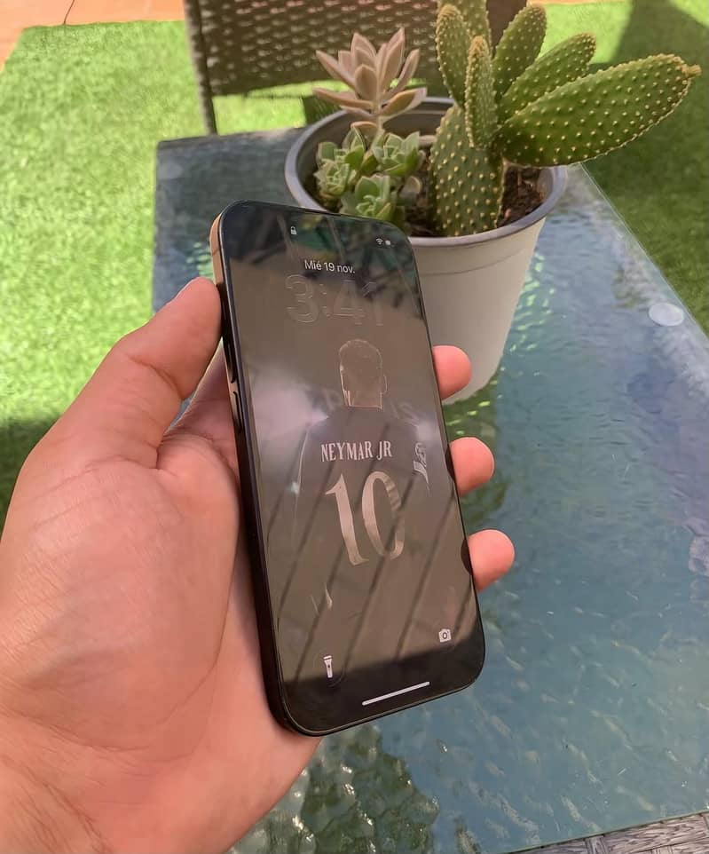 Apple iPhone 16 1