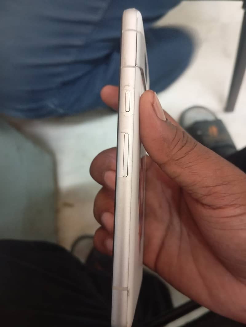 Google Pixel 7A 1