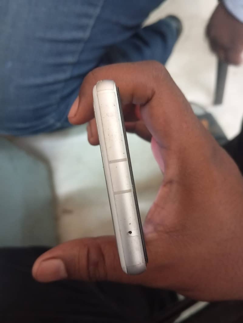Google Pixel 7A 3