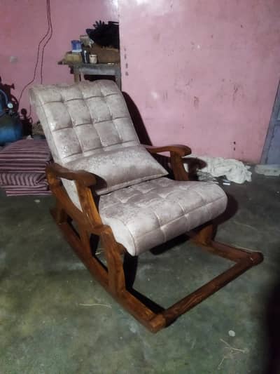 Rocking chair (rocker)