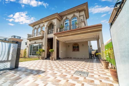 Sophisticated Living Starts Here | Stunning 1-Kanal Residence