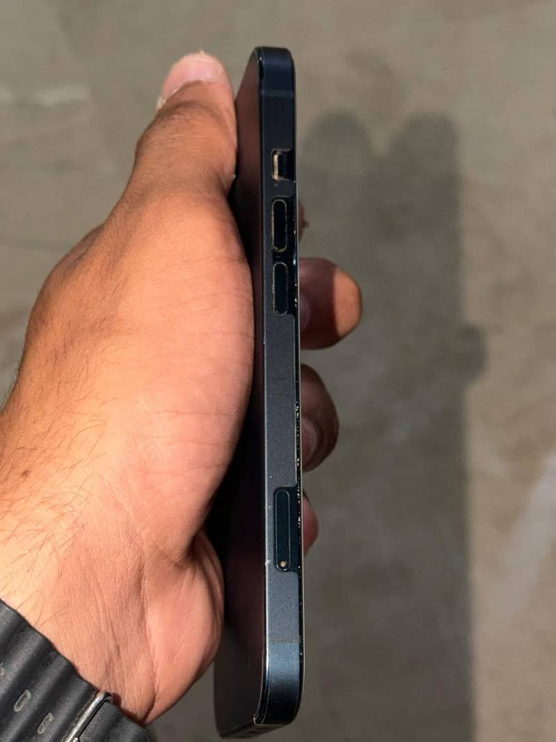Apple iPhone 13 1
