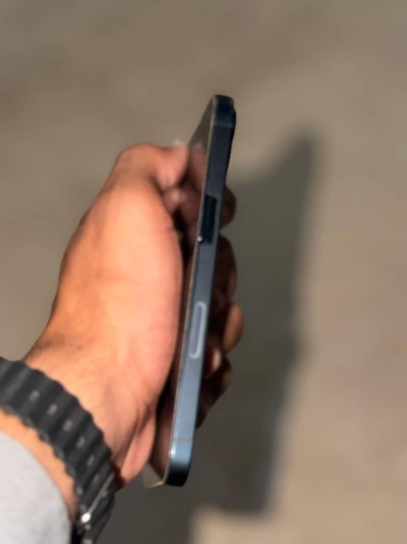Apple iPhone 13 7