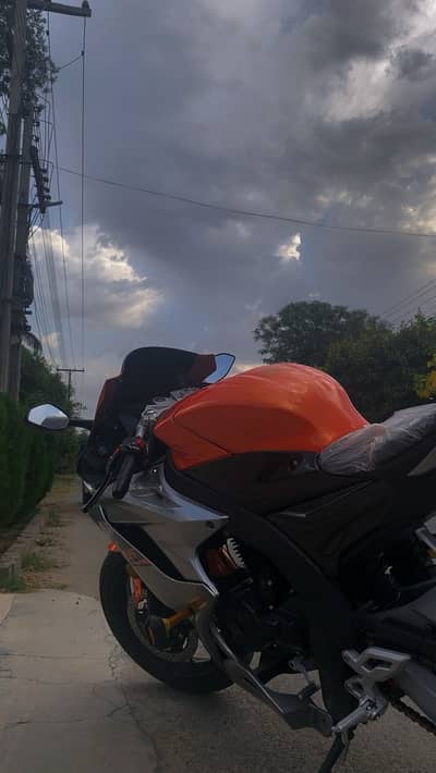 Yamaha R6 250cc Replica
