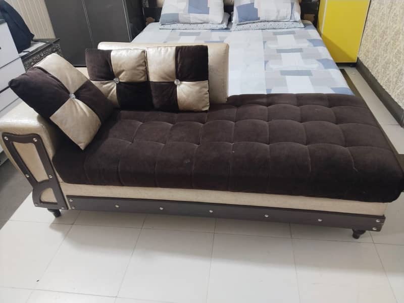 Deewan 0