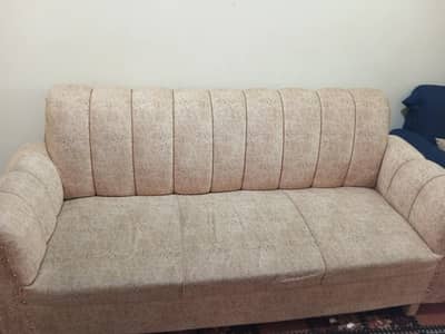 9/10 sofas decent colour almost in new condition