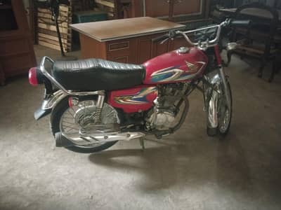 honda 125 red