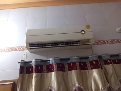 Gree Split Ac with 10/10 Condition