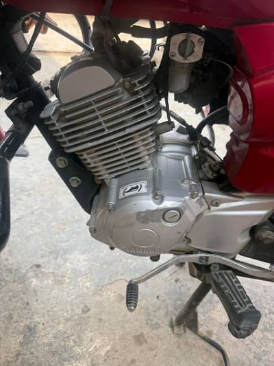 Yamaha 19 models New bikes condition 10 bye 10 Lush condition