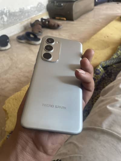 Techno spark 40 pro plus