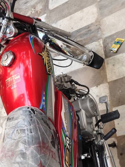 union star bike new ha srf 2 month use ke ha