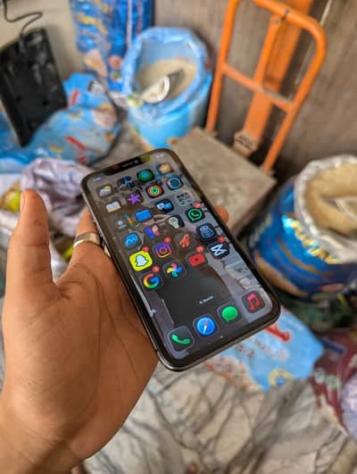 Apple iPhone 11 64Gb jv Urgent sale