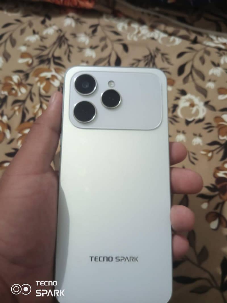 Tecno 0