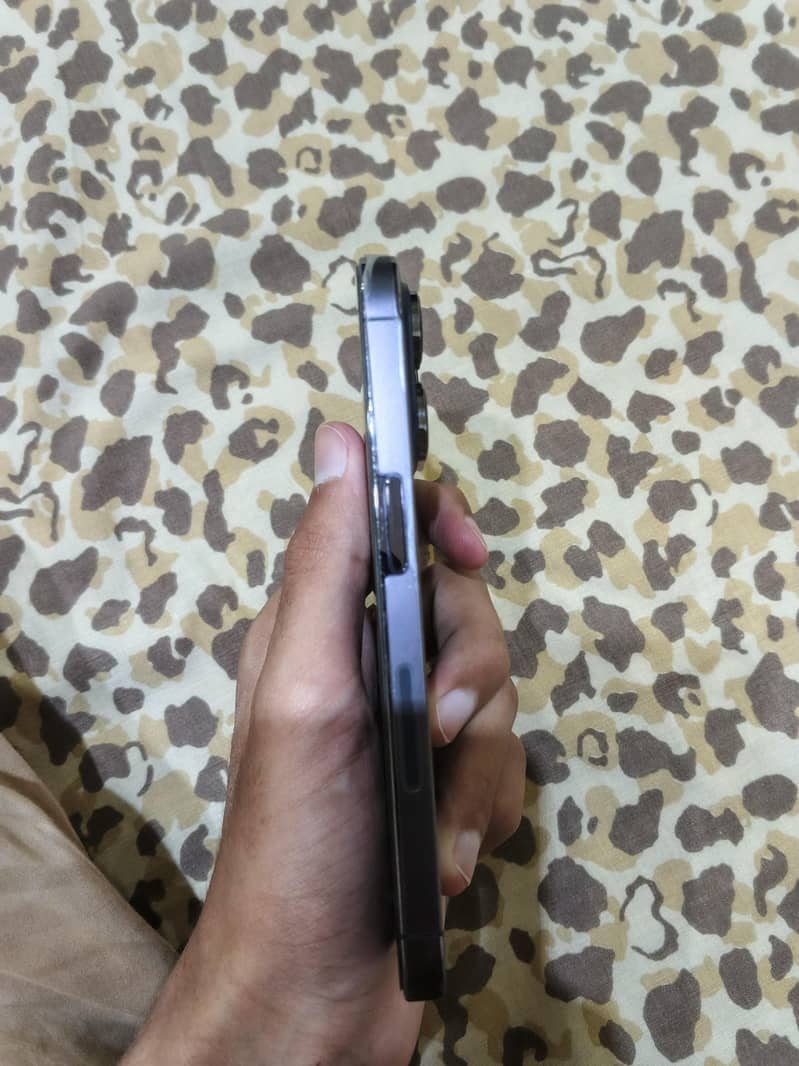 Apple iPhone 14 Pro 1