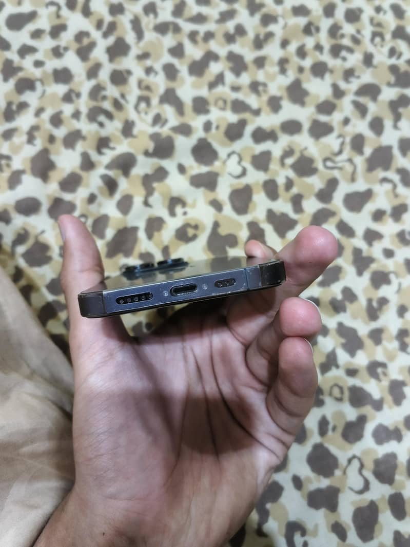 Apple iPhone 14 Pro 2