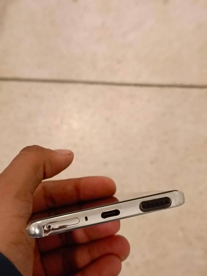 Tecno CAMON 40 Pro 4