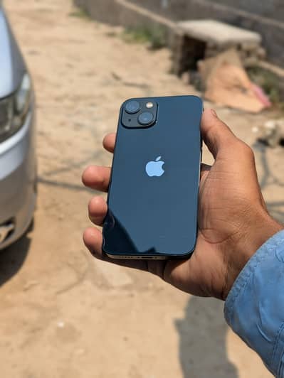 Apple iPhone 13