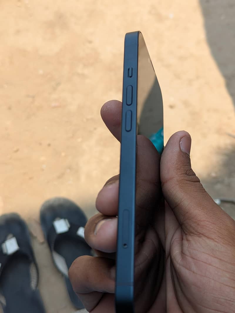 Apple iPhone 13 3