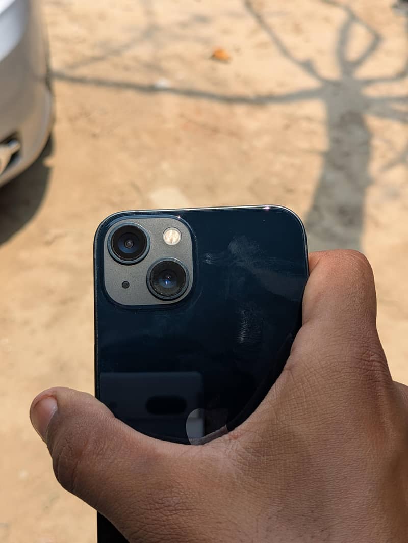 Apple iPhone 13 4