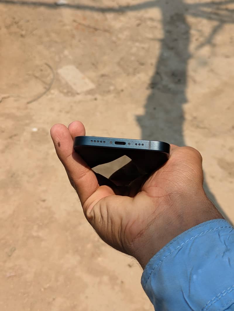 Apple iPhone 13 5