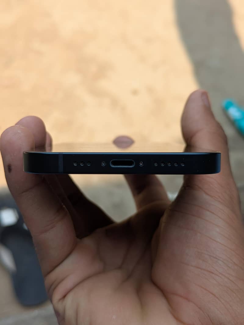 Apple iPhone 13 6