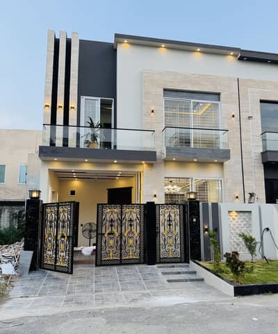 5 Marla Quality Construction Designer House Available For Sale !  A Block Prime Location