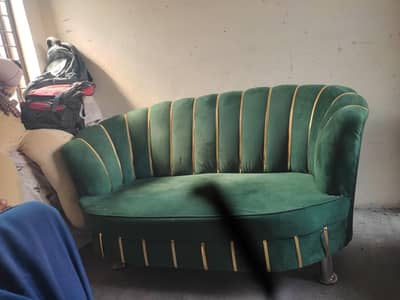 2.1. 1 sofa set in good condition