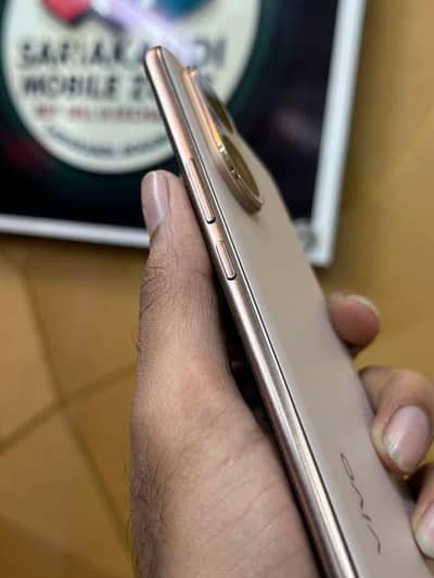 Vivo V60