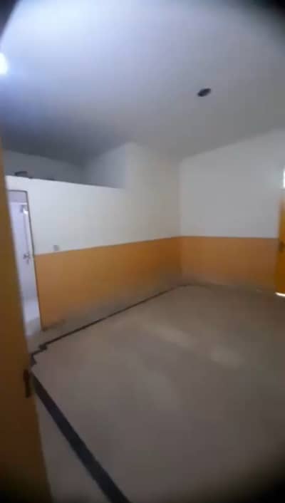 Lower portion for Rent with Gas