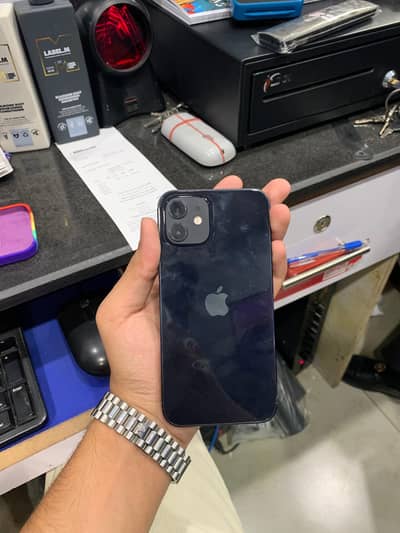 iPhone 12 factory unlock