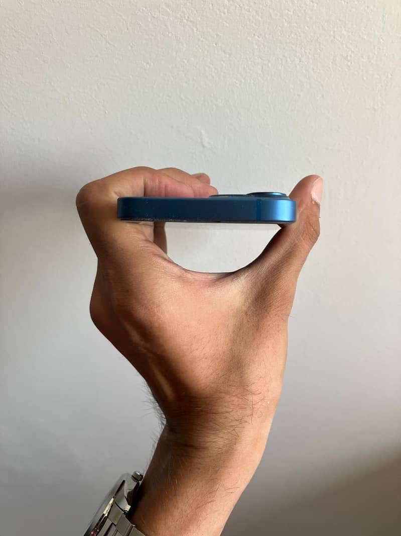 Apple iPhone 13 mini 6
