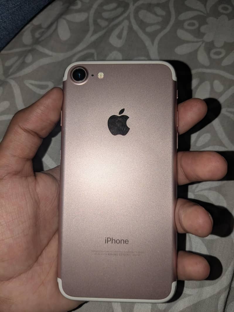 Apple iPhone 7 0