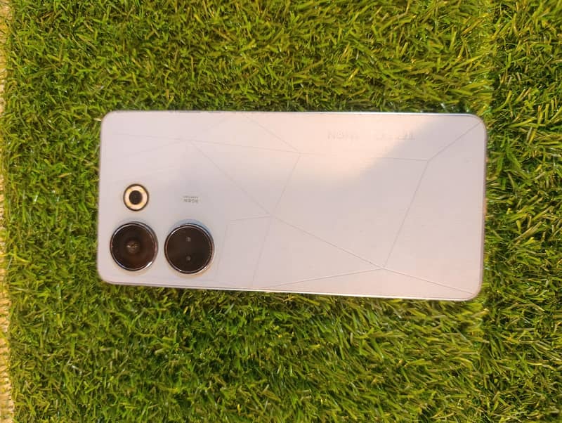 Tecno CAMON 20 0