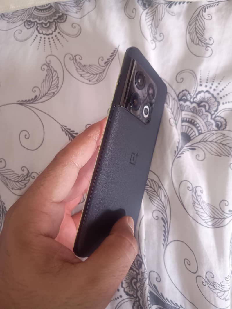 OnePlus 10 pro 1