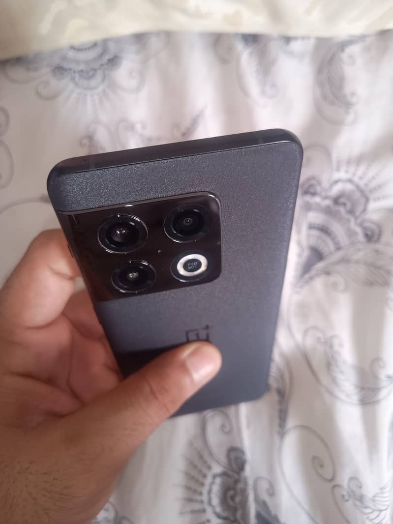 OnePlus 10 pro 2