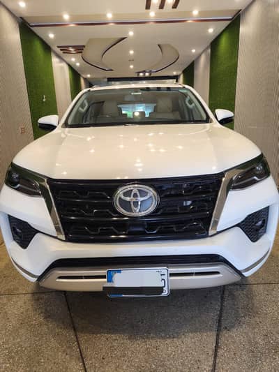 Toyota Fortuner V 2021